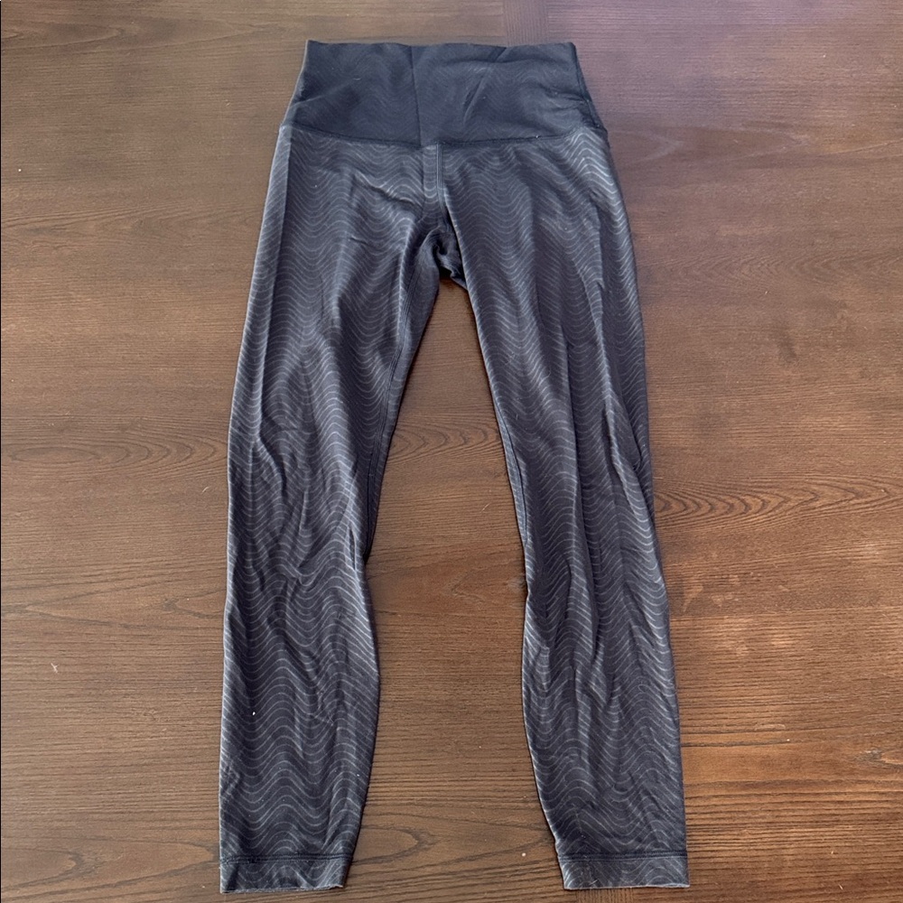 Lululemon 25” Leggings Black Wave Print High Rise Luxtreme Athletic